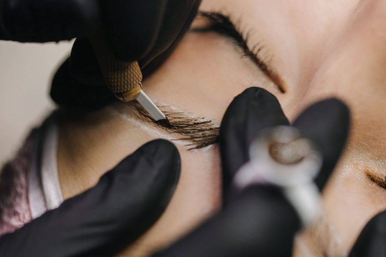 Nanoblading Classes: Unveiling the Future of Eyebrow Enhancement